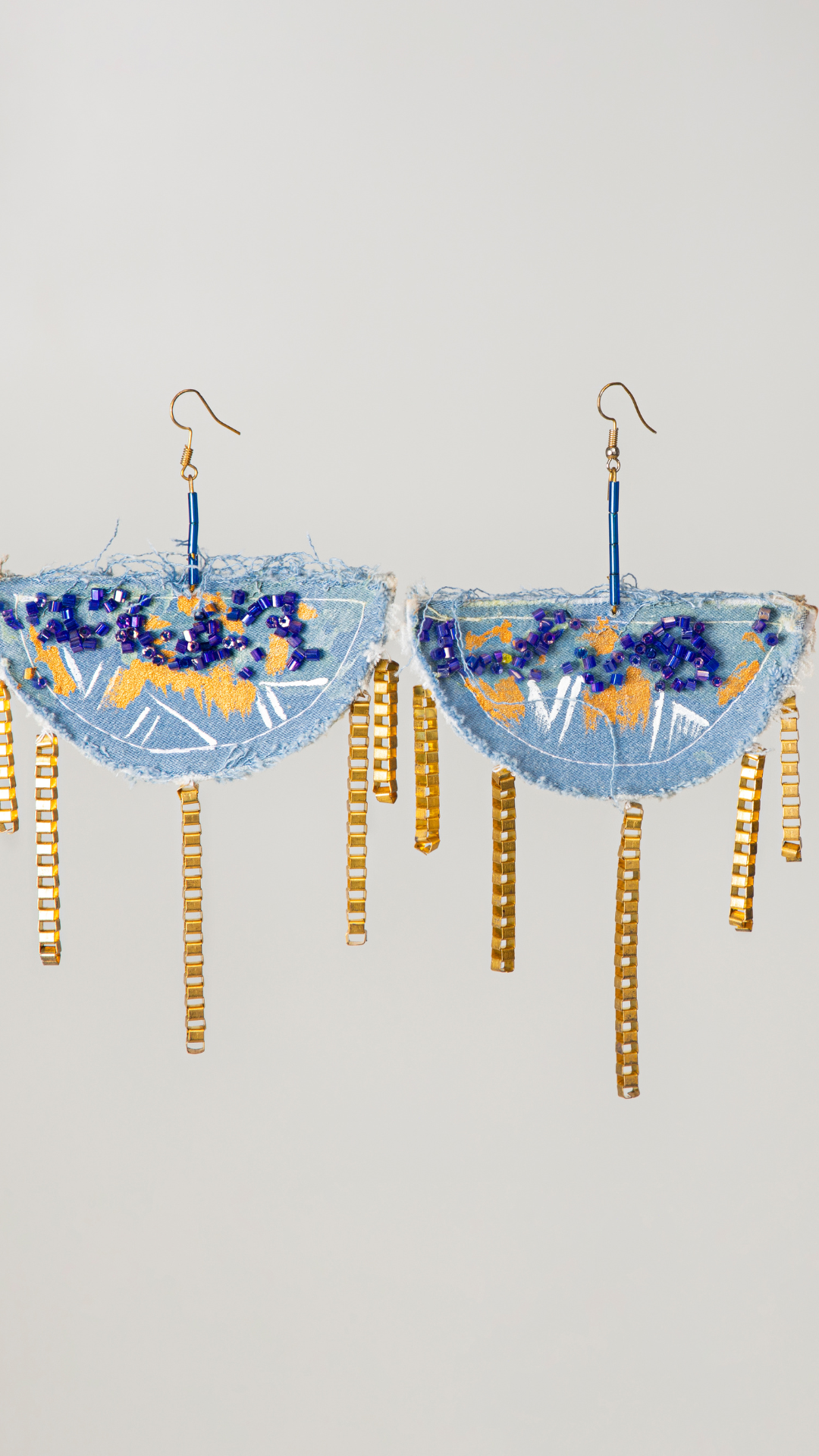ARETES DENIM TRIANGLES