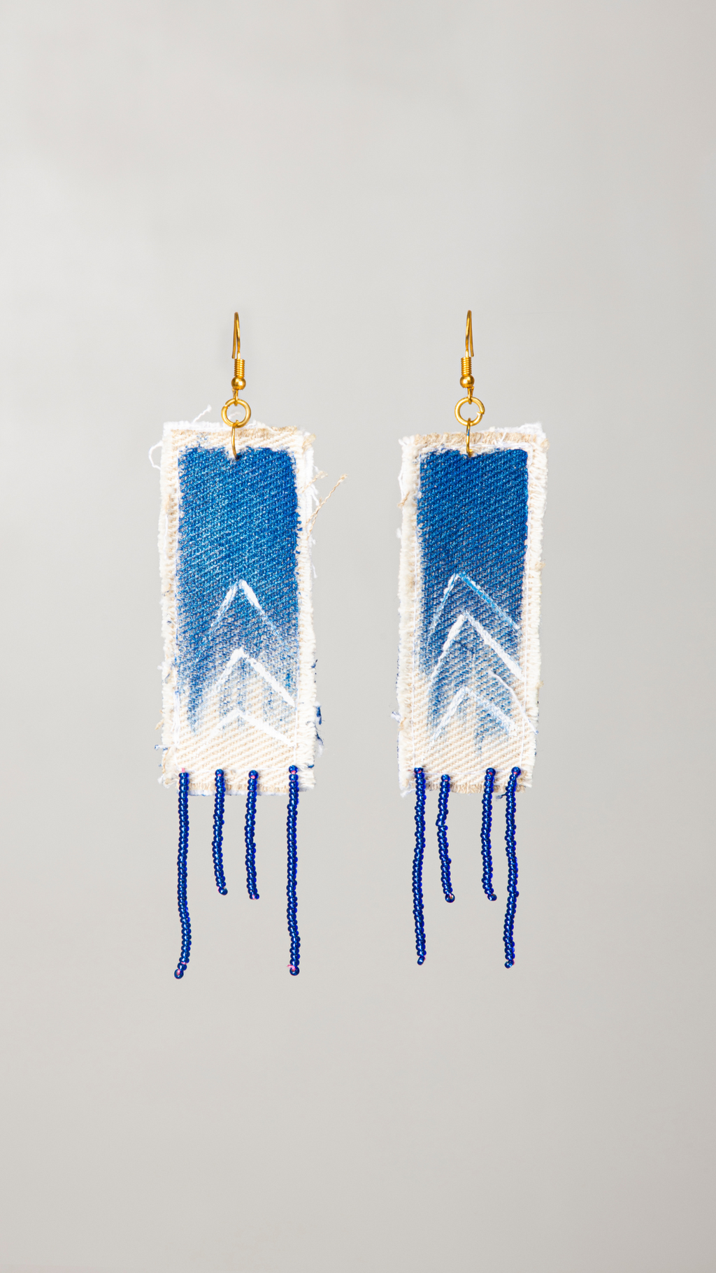 ARETES DENIM TRIANGLES