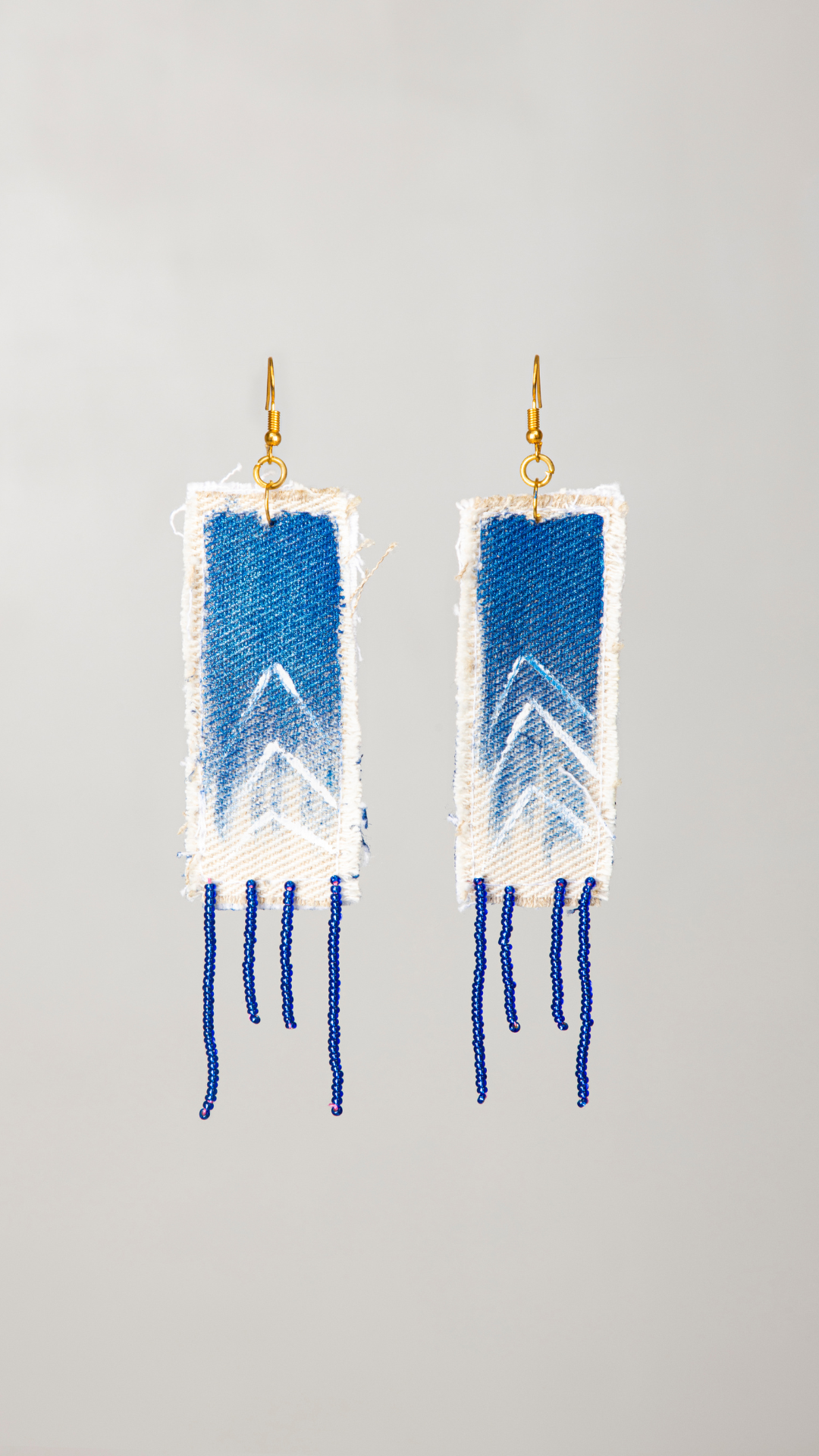 ARETES DENIM TRIANGLES